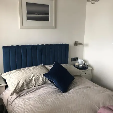Lazy Waves Boutique 3*