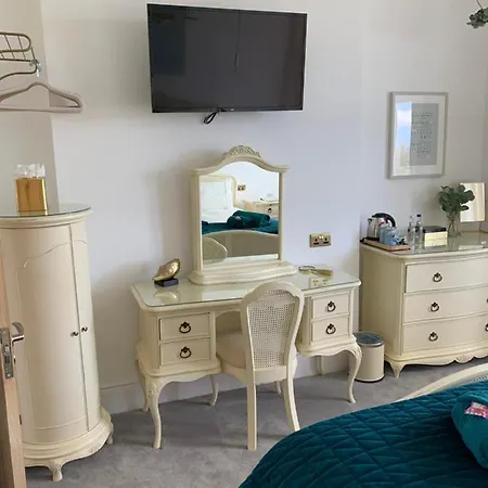 Lazy Waves Boutique 3* New Quay