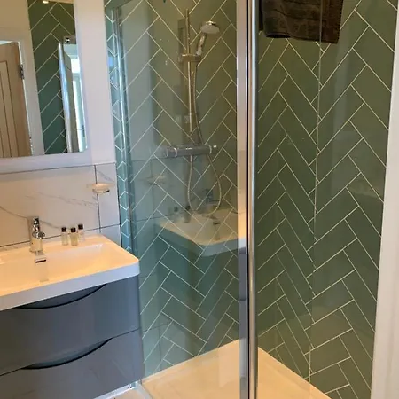 Lazy Waves Boutique Bed & Breakfast New Quay