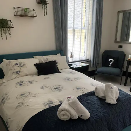 Lazy Waves Boutique Bed & Breakfast New Quay