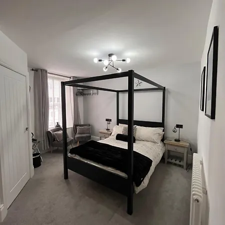 Lazy Waves Boutique Bed & Breakfast 3*