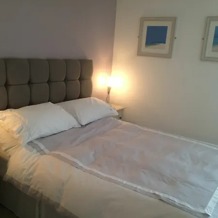 Lazy Waves Boutique 3*